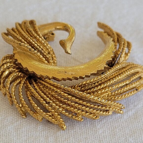 Vintage BSK Gold Tone Brooch - Unique Design - Picture 8 of 12